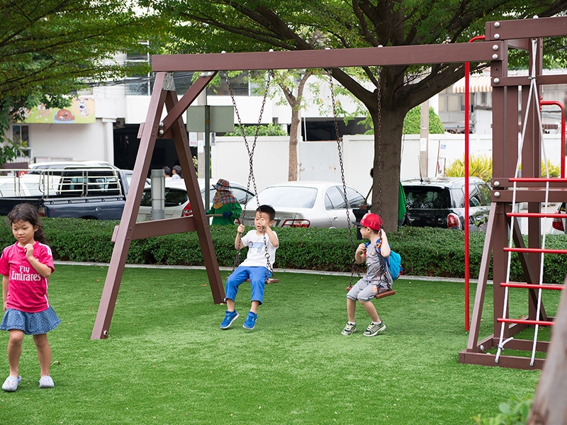 สนามเด็กเล่นและจัดสวน K Village พระราม4
