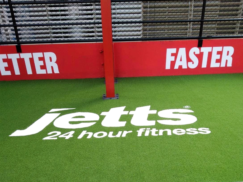 หญ้าเทียมพื้นฟิตเนส Jetts 24 Hour Fitness