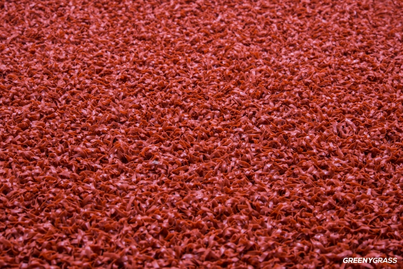 หญ้าเทียมอเนกประสงค์ รุ่น M-145 สีแดง ใบยาว 1 cm. (พรีเมียม)