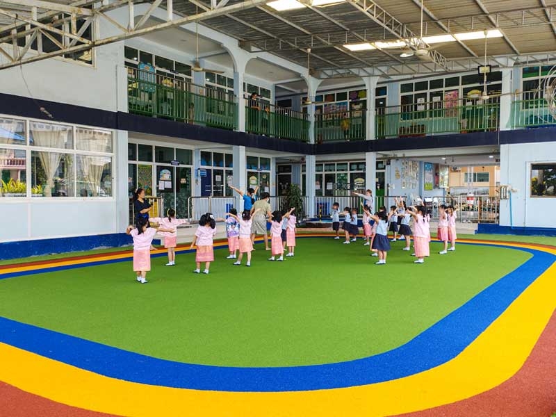 สนามอเนกประสงค์ โรงเรียนนพรัตน์พัฒนศาสตร์