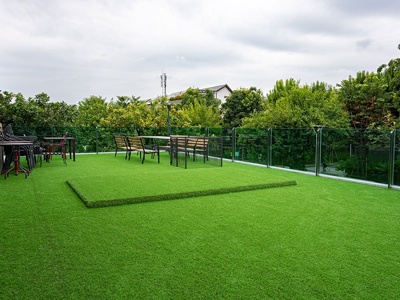 ตกแต่งสนามหญ้า บ้านพักส่วนตัว