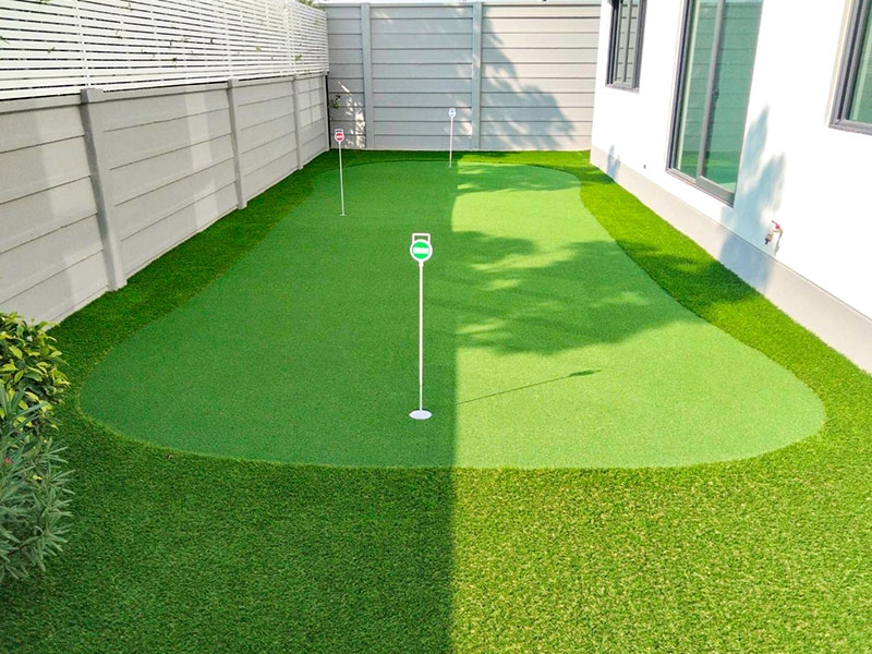 มุมพัตต์กอล์ฟ CENTRO เทพารักษ์-ศรีนครินทร์